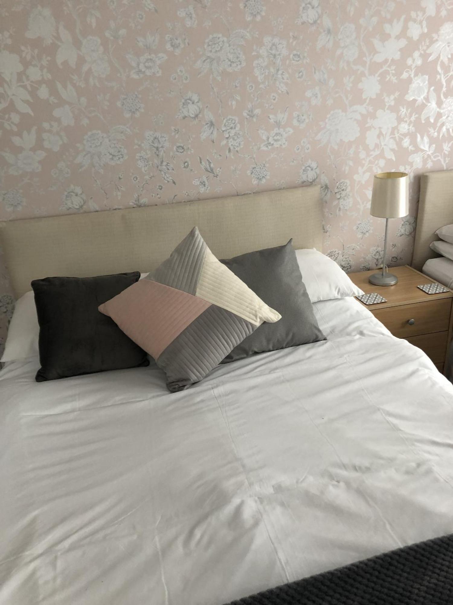 Basingstoke En Suite Room In Garden Annex ภายนอก รูปภาพ