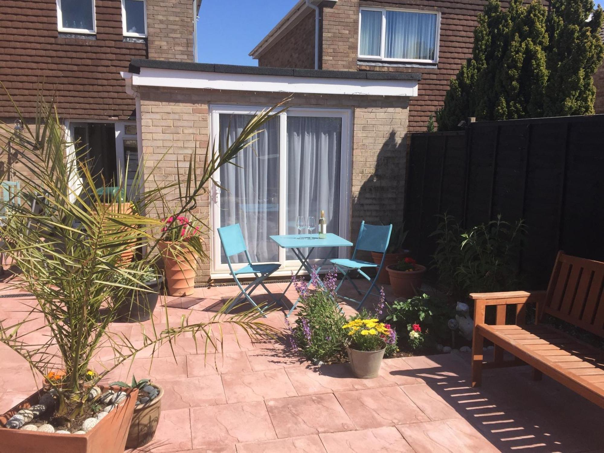 Basingstoke En Suite Room In Garden Annex ภายนอก รูปภาพ